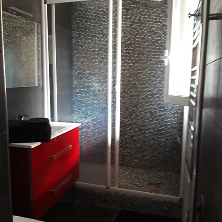 아파트 Studio Design A 50m De La Mer Avec Piscine 로퀴에브륀캡마르탱