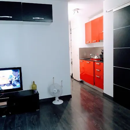 Studio Design A 50m De La Mer Avec Piscine *